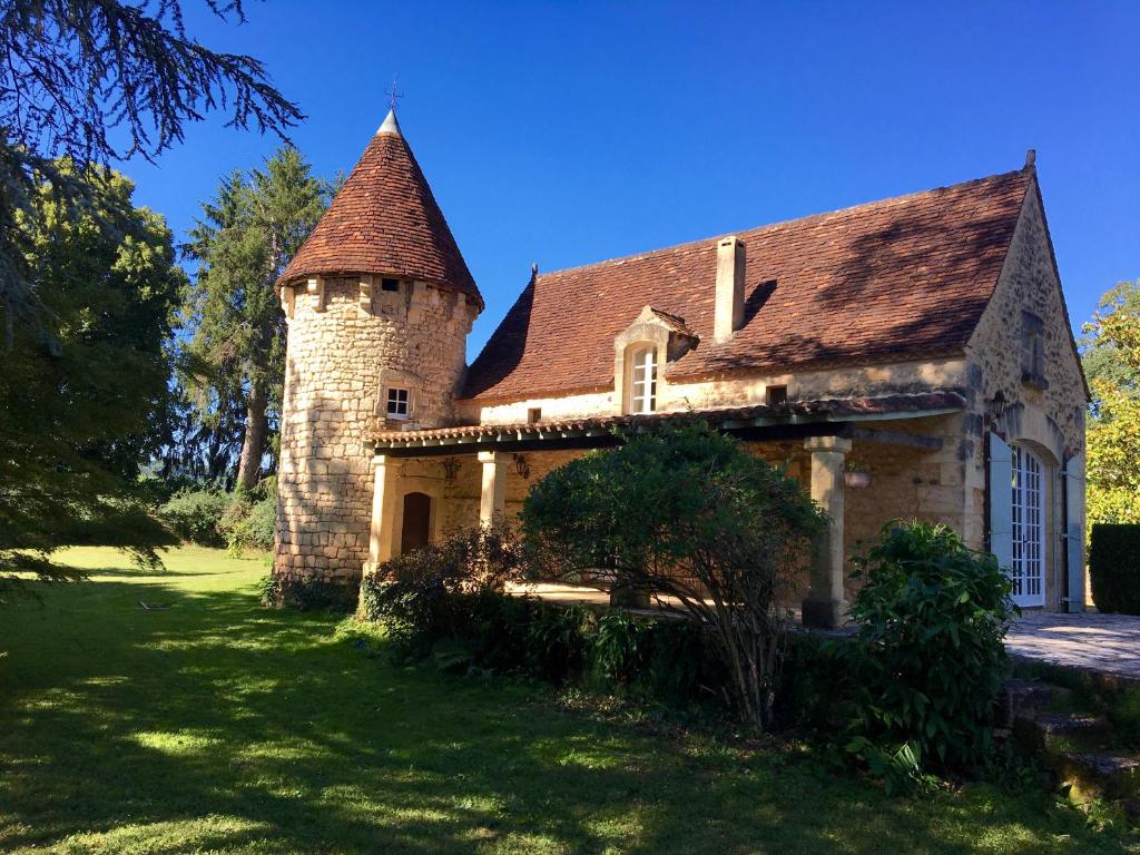 Le Petit Chateau - adults only property Route de St. Cirq La Tuilerie de la Roussie, 24260 Le Bugue