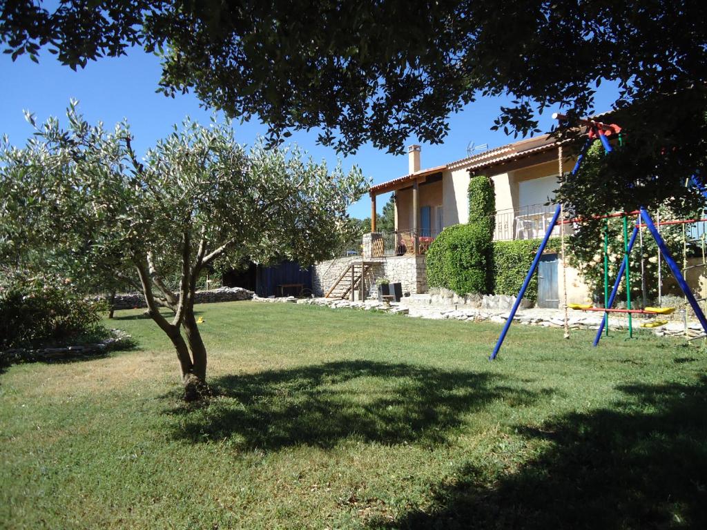 Maison de vacances le petit coin de Noah le jas de l'Amagnon chemin du clos de l'âne 04200 Châteauneuf-Val-Saint-Donat