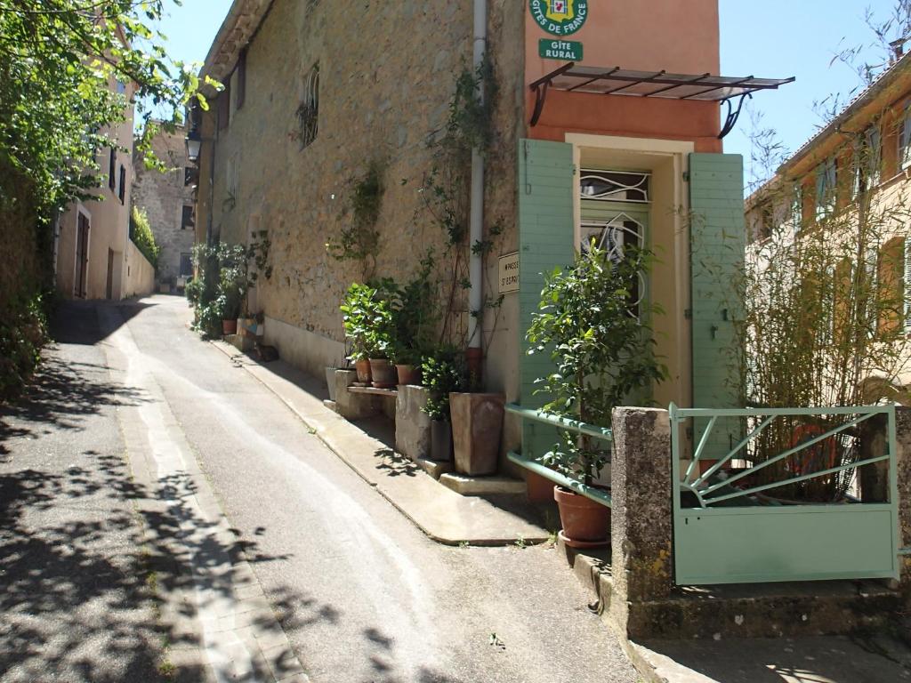 Maison de vacances Le petit gîte du coin Impasse Saint-Esprit 83136 Méounes-lès-Montrieux