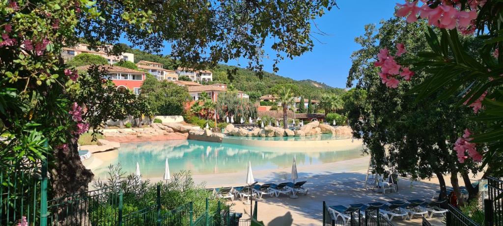 Le Petit Mas de Grimaud Domaine Les Restanques du golfe de Saint Tropez 33 allée des chênes 83310 Grimaud, 83310 Grimaud