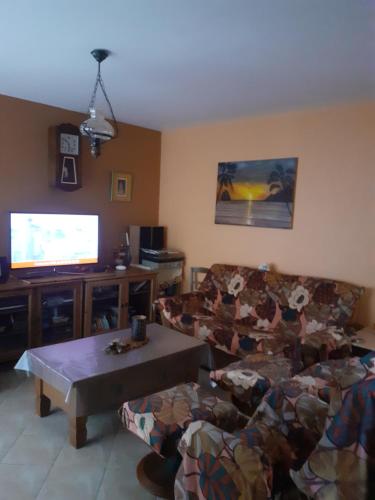 LE PETIT PLESSIS CURE