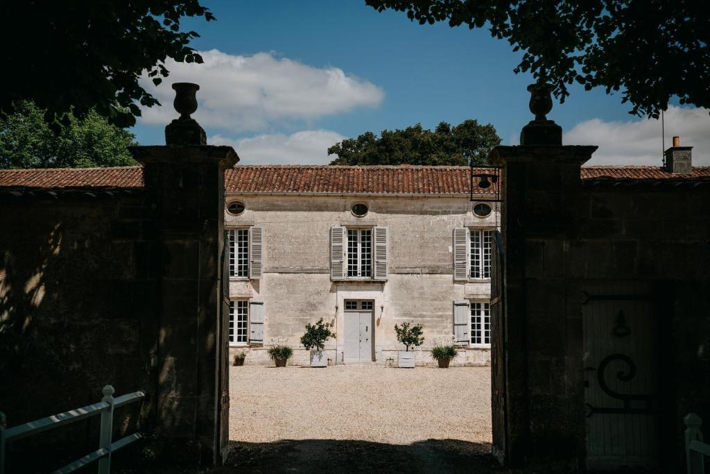 Maison de vacances Le Prieuré de Bourg Charente 1 Rue des Écoles 16200 Bourg-Charente