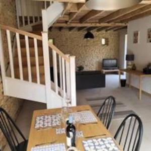 LE SORBIER 2 BED/2 BATH GITE WITH SWIMMING POOL