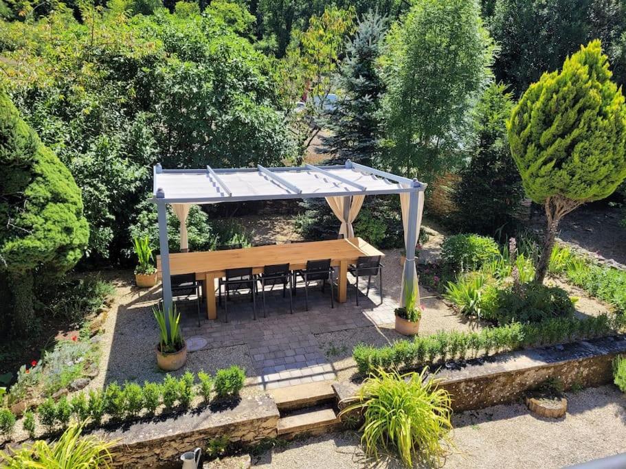 Maison de vacances LE SORBIER, MONTIGNAC 3 BED/2 BATH HOUSE WITH SWIMMING POOL 803 CHEMIN DE LA FONTAINE, Lieu dit Le Sorbier 24290 Montignac