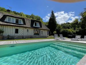LES 2 CHAUMIÈRES Piscine & Spa
