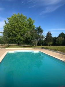 Les 4 Saisons: beau gîte au calme, forêt, proche A89 et Bergerac