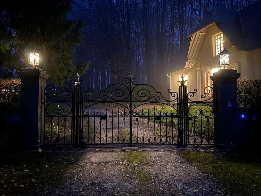 Maison de vacances Les Deux Maisons Du Château Château de l’Avenue 14130 Pierrefitte-en-Auge