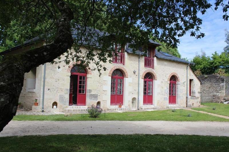 Maison de vacances Les écuries du Château de Jallanges pour 19 personnes avec 7 chambres Jallanges 37210 Vernou-sur-Brenne