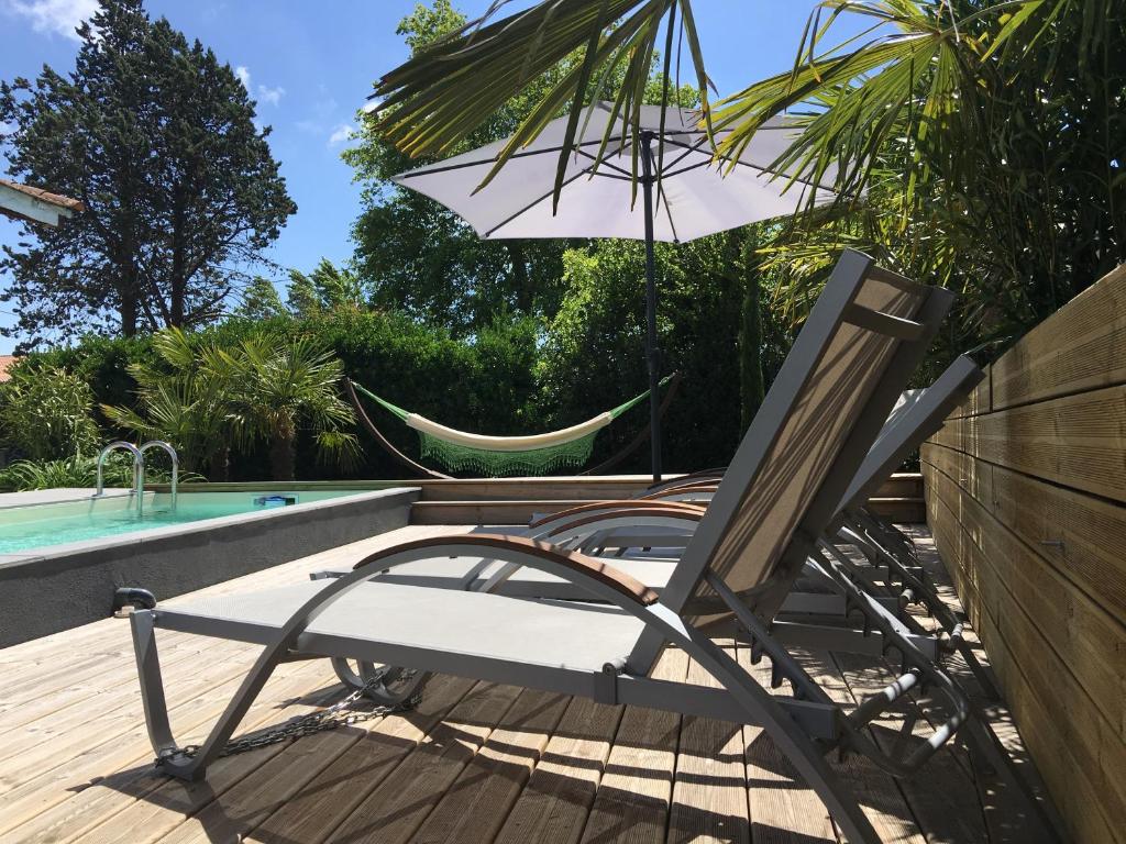 Les Ecuries, traditional stone farmhouse with pool