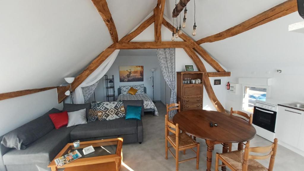 Les gîtes de SoleilMapou, grande maison pour 12-15 personnes avec jardin, pétanque, baby foot, cheminée et barbecue 76400 Ganzeville