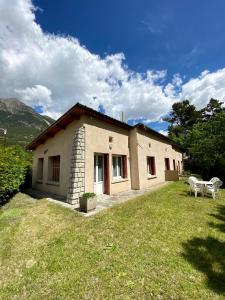 Maison de vacances Les Gîtes Mme CHOY FABIENNE 731 avenue des Mexicains 04850 Jausiers Provence-Alpes-Côte d\'Azur