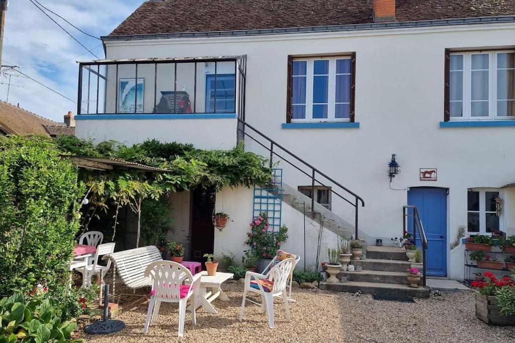 Maison de vacances Les Noyers Monestois entre Cher et Canal de Berry 5 Rue du Cher 41320 Mennetou-sur-Cher