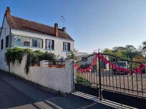 Les Noyers Monestois entre Cher et Canal de Berry