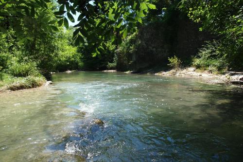 Les pieds dans l'eau: Gîte Gervanne - Plage privée