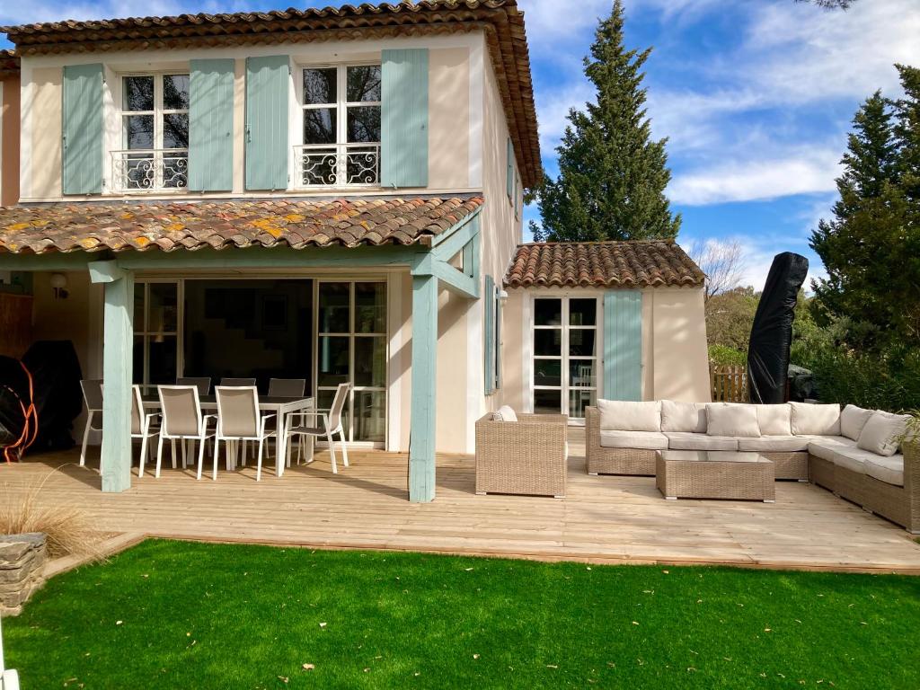 Les Restanques Maison du lac 4 chambres 1113 Route de Bardasse, 83310 Grimaud