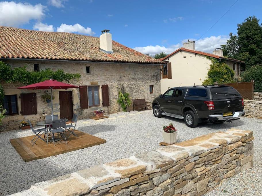 Maison de vacances Les Roches 7 Rue des Buis La Roche de Bord 79120 Vanzay