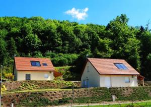 Maison de vacances Les Rupéennes des Ballons, Maison Cerf, SPA Petanque ground, private playground, in the heart of the Vosges mountains! 1 Route des Ballons 88360 Rupt-sur-Moselle Lorraine