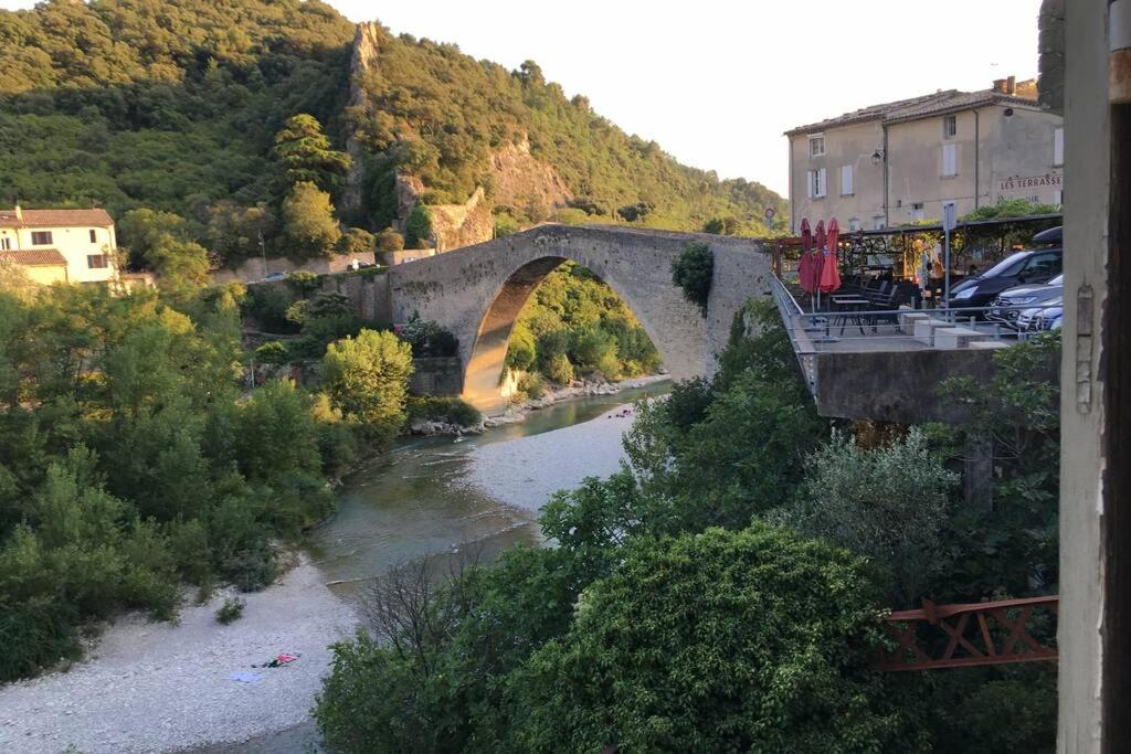 [Les Tourterelles] : grand gîte de charme piscine