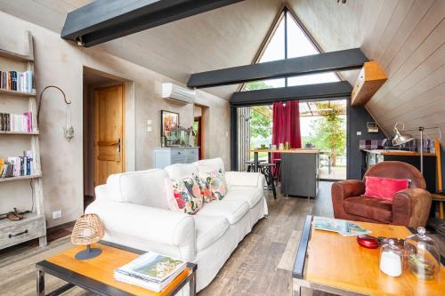Les Trigones du Causse -Maison atypique avec Piscine Privée