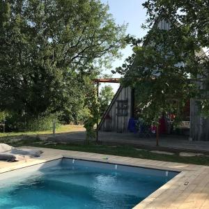 Les Trigones du Causse -Maison atypique avec Piscine Privée