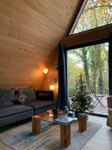 Les Trigones du Causse - Maison Insolite avec accès piscine libre indépendant