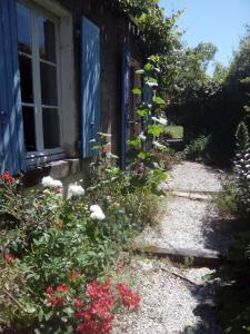 Maison de vacances Les Volets Bleus 70 rue de la Garenne 79210 Arçais Deux-Sèvres