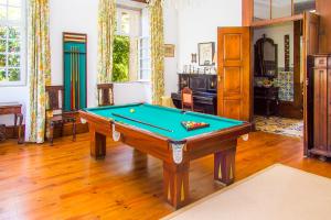 Liiiving in Ofir | Manor Pool House