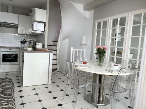 Lili's Home - Trouville