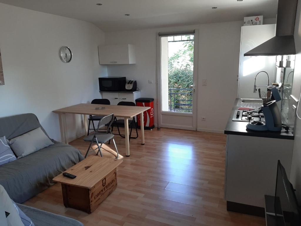 Maison de vacances LOCATION APPART 45 M² - 2 CH AVEC JARDIN PRIVATIF Route de Sommières 30260 Gailhan