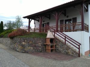 Maison de vacances Location d'une maison typique du Pays Basque Elgamutche 64220 Caro Aquitaine