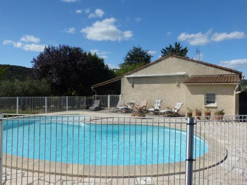Location de vacances proche Uzès très tranquille piscine privative