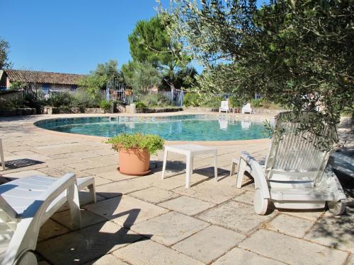 Location, piscine, jardin cloture, animaux acceptes, parking, wifi