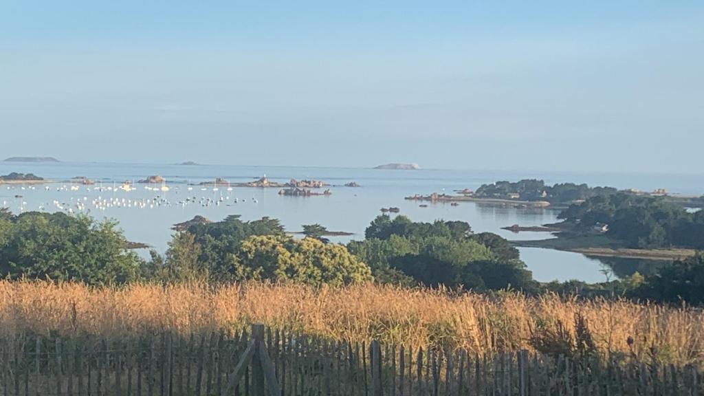 Maison de vacances Loft 80 m2 à 5 mn de la plage de trestel avec jardin 27 Rue de Saint-Guénolé 22660 Boudilleau