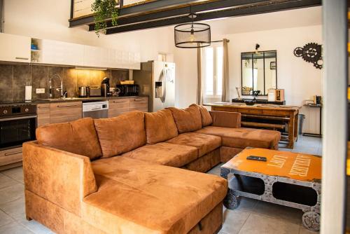Loft 90 m2 cosy au calme avec terrasse et parking