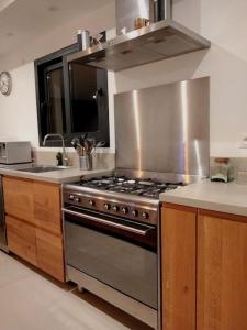 Loft avec piscine privée en campagne proche Saint Remy de Provence