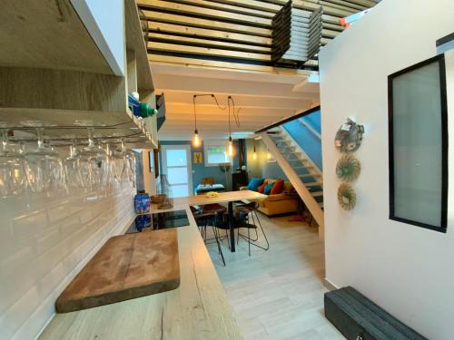 LOFT BULOT MAYO’S à 200 Mètres de la plage .