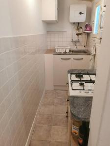 Logement 2 personnes 200m marché arago