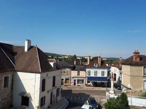 Logement artiste entier centre village