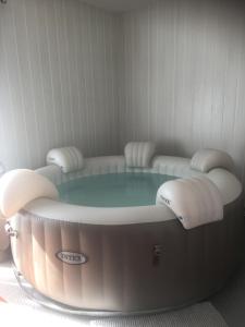 Maison de vacances Logement détente avec jacuzzi et billard américain Les Andes 63980 Fournols Auvergne