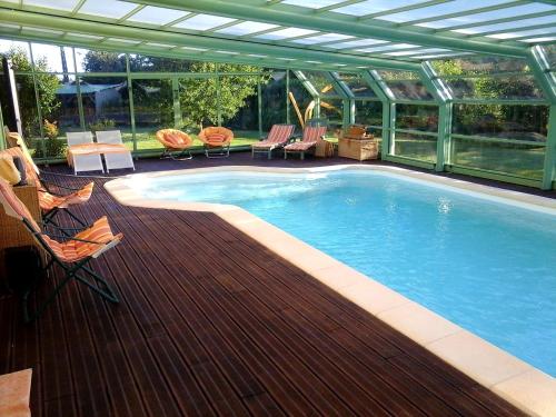 Logement indépendant avec piscine couverte