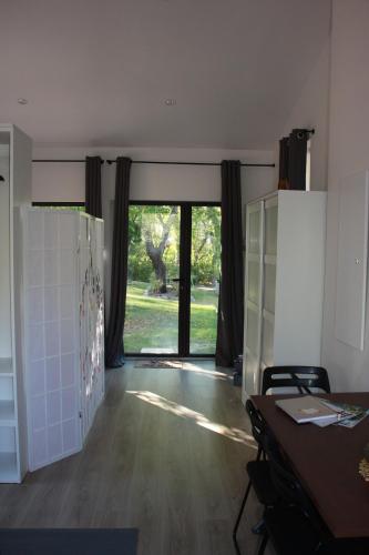 Logis au milieu des pins
