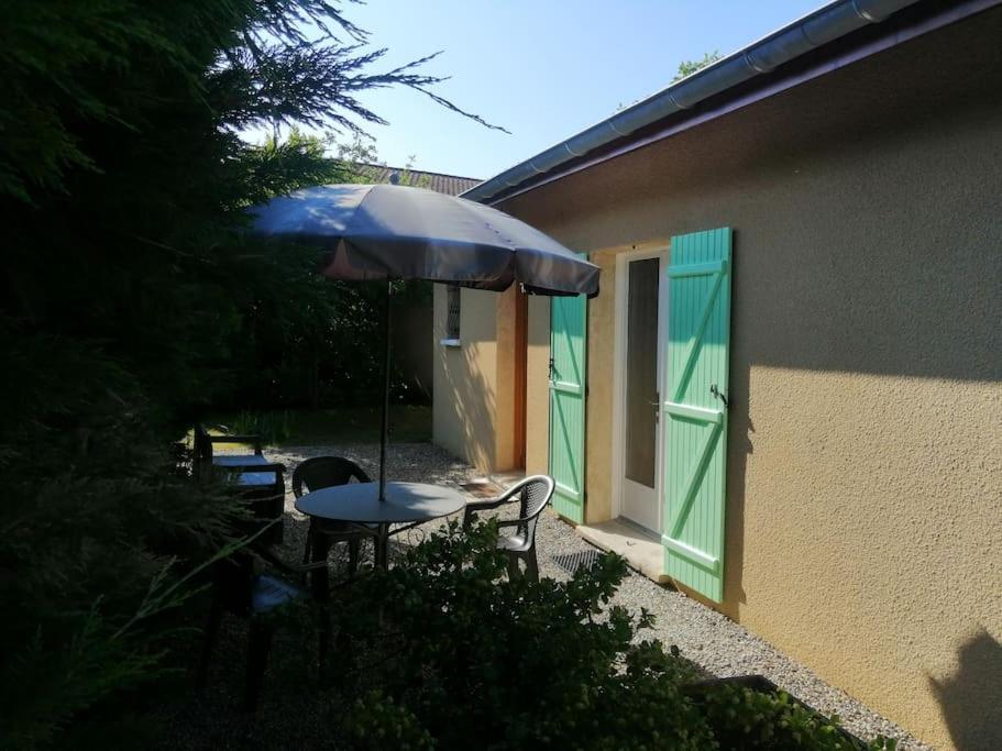 Maison de vacances Logt 50M2 à 20mn Lyon 15 mn Eurexpo et Groupama Stadium 68 Route de Saint-Pierre 69780 Toussieu