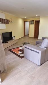 Lombada House