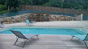 Maison de vacances LOU CHASTEL - DEMEURE PERIGOURDINE ENTIEREMENT CLIMATISEE avec PISCINE PRIVEE LE CHASTEL 5 RUE JEAN REYJAL 24210 La Bachellerie Aquitaine