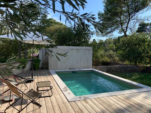 Loumaset-agréable petite maison-garrigues de Nîmes