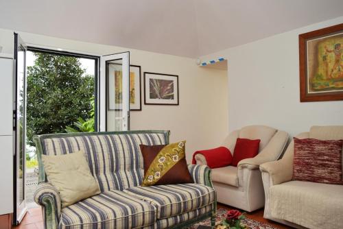 Loureiros Cottage, a Home in Madeira