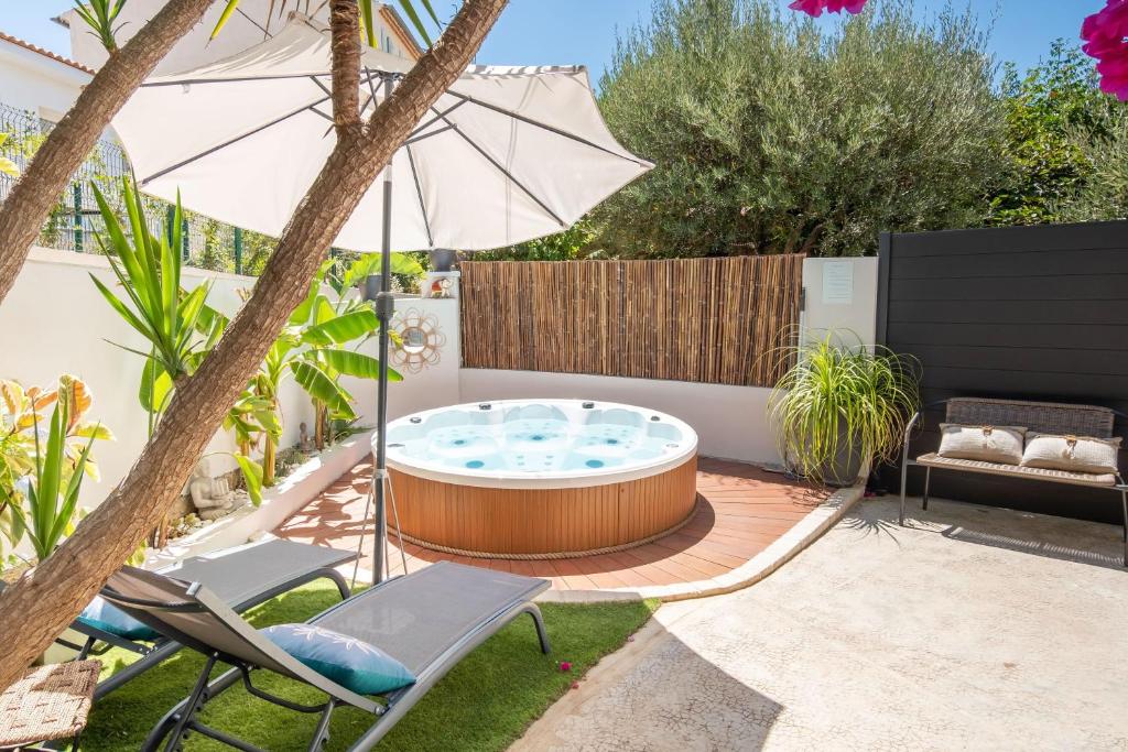 Maison de vacances LOursinade - Jolie maison avec Jacuzzi et jardin 3 Trav. Aristide Briand 83150 Bandol