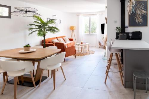 LOursinade - Jolie maison avec Jacuzzi et jardin