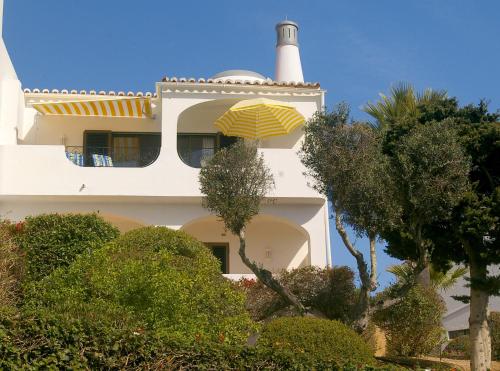 Lovely 2 bedroom end townhouse in Carvoeiro