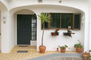 Lovely 2 bedroom end townhouse in Carvoeiro